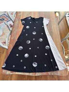Shana Apparel Moon Phase Contrast Panel A-Line Dress – Black & Grey – Size M